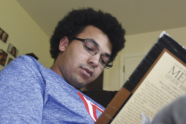 Vision 2018 Svoboda-4 5 ways to better prayer Young man reading the Bible