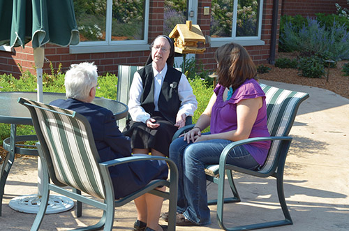 Vision 2019 Lowe 2 Four questions to answer God’s call A young woman talks with Sisters Dorothy Ann Dirkx and Sylvia Egan, S.S.M.